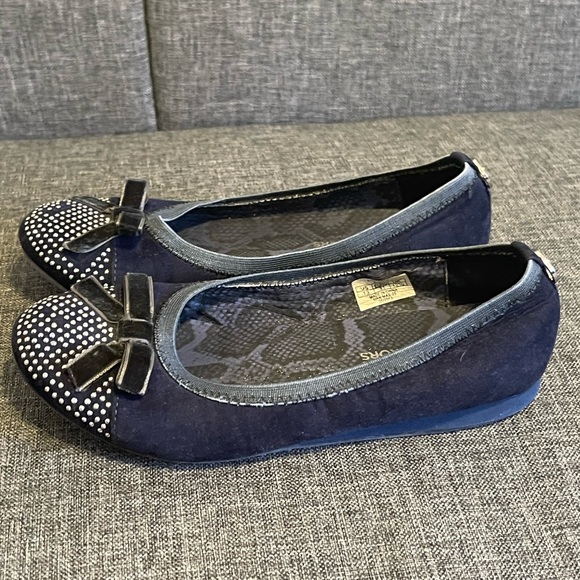 Girls Michael Kors Navy Suede Flats, Slip-on dress Shoes Size 13 - Picture 6 of 6